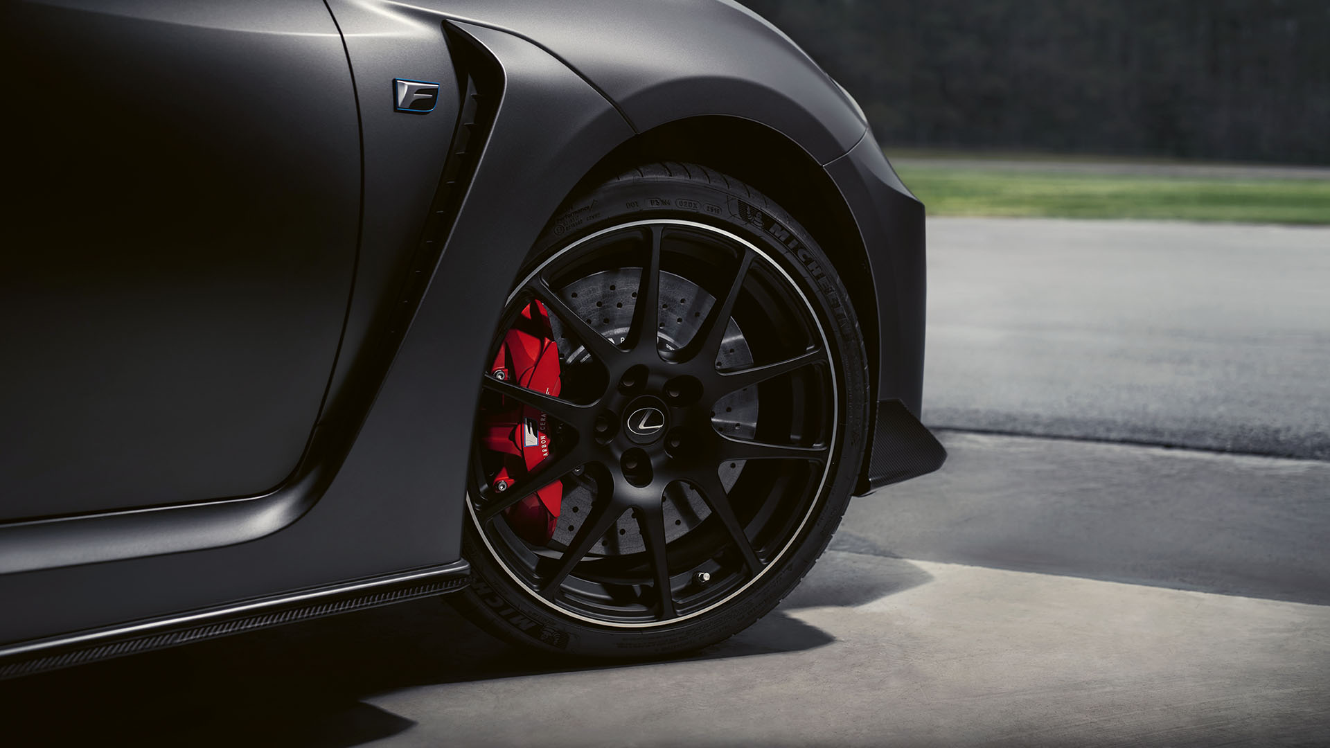 The RC F's 19" forged alloy wheel